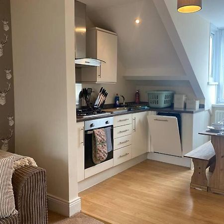 Upper 2 Bedroom Apartment In The Heart Of Jesmond Newcastle upon Tyne Exterior photo